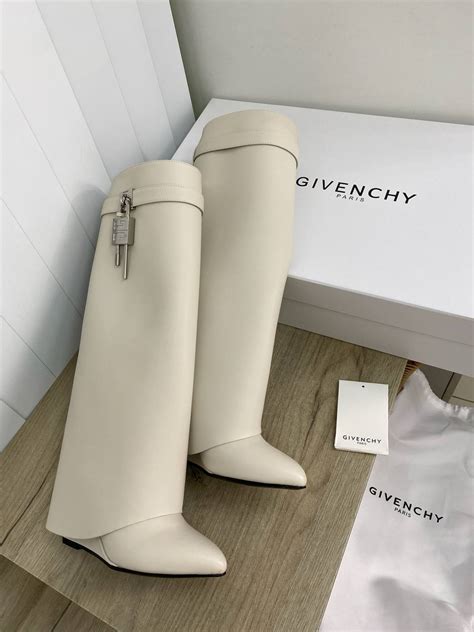 Купить сапоги Givenchy в интернет